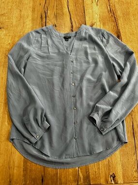 Ann Taylor 100% silk button down blouse